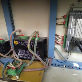 Внутренности лазерного станка, ремонт.